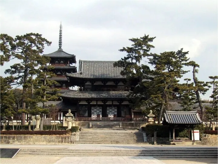 Буддийский храм Хорюдзи это один из самых красивых, и значительных храмов Японии.