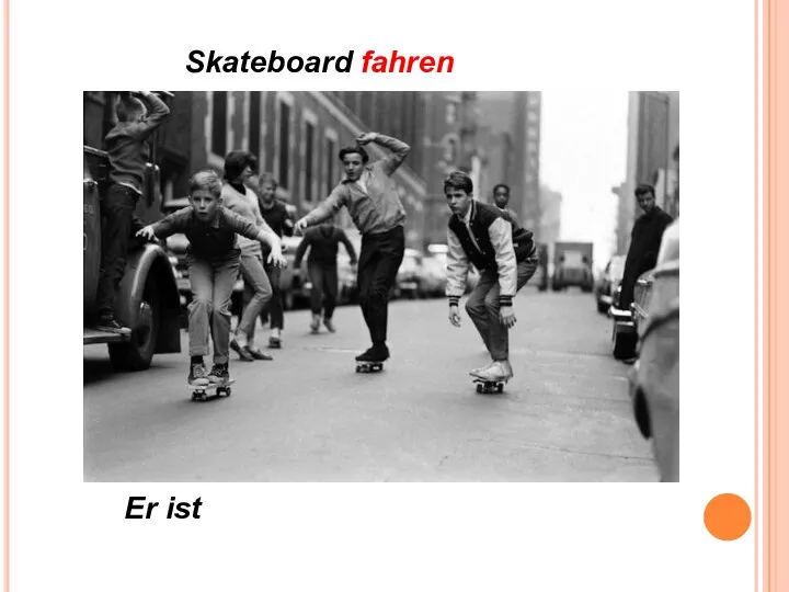 Skateboard fahren Er ist