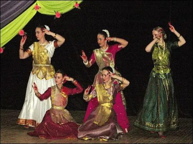Катхак Катхак. Катхак - это классический танцевальный стиль Северной Индии. Это танец