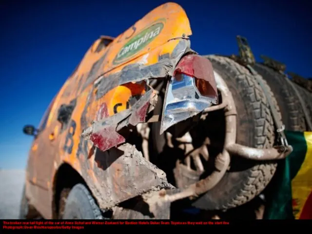 The broken rear tail light of the car of Anne Schol and