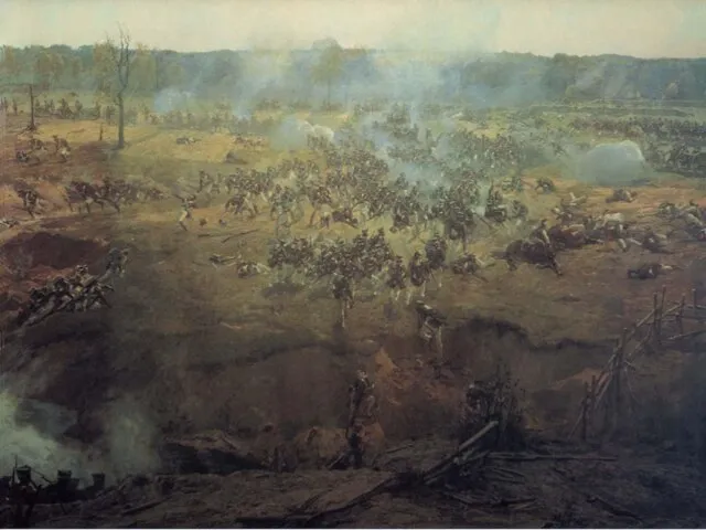 Французская артиллерия, расположившаяся вдоль Семеновского оврага, поддерживает огнем атаку кирасир на боевые