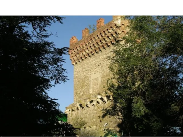 трехстенная башня Константина