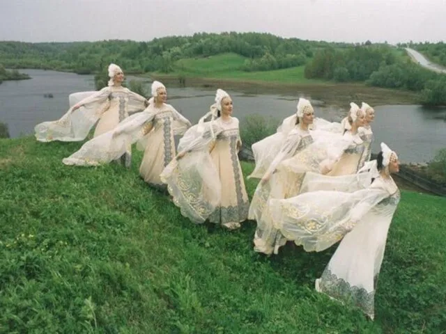 Русская народная музыкаРусская народная музыка берёт начало в фольклоре славянскихРусская народная музыка